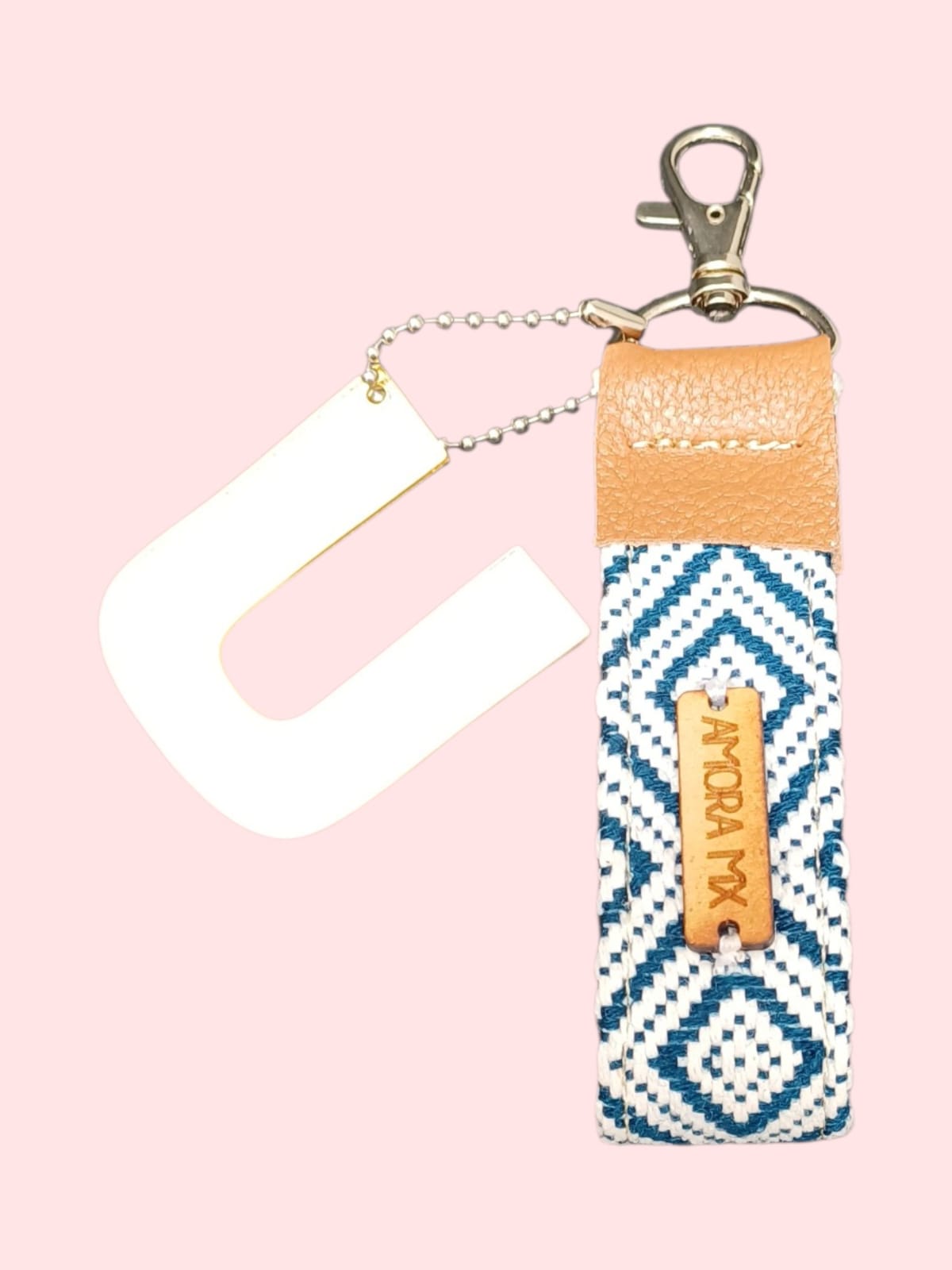 Personaliza el llavero con tu inicial