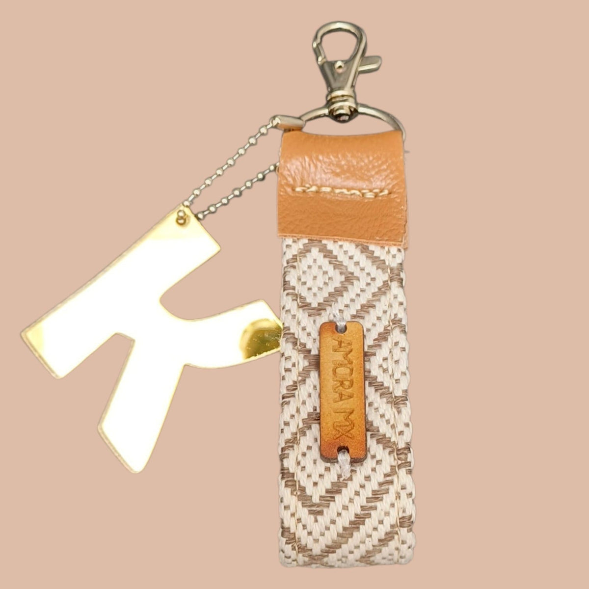 Personaliza el llavero con tu inicial